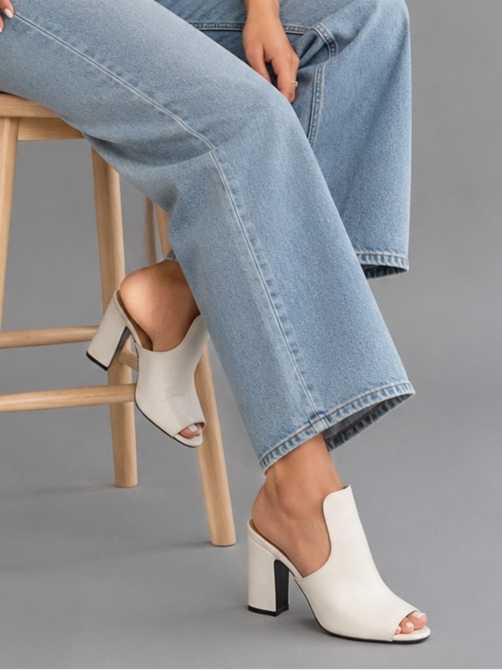 DKNY White Open Toe Block Heel Mule Sandals Size 5.5